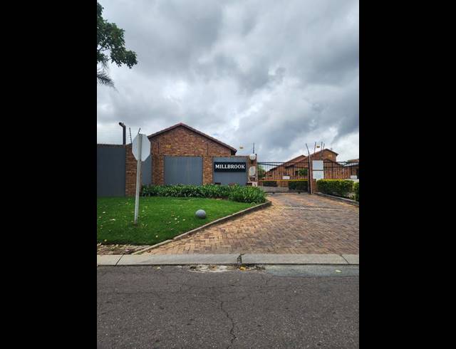 2 BEDROOM APARTMENT FOR SALE IN HALFWAY GARDENS